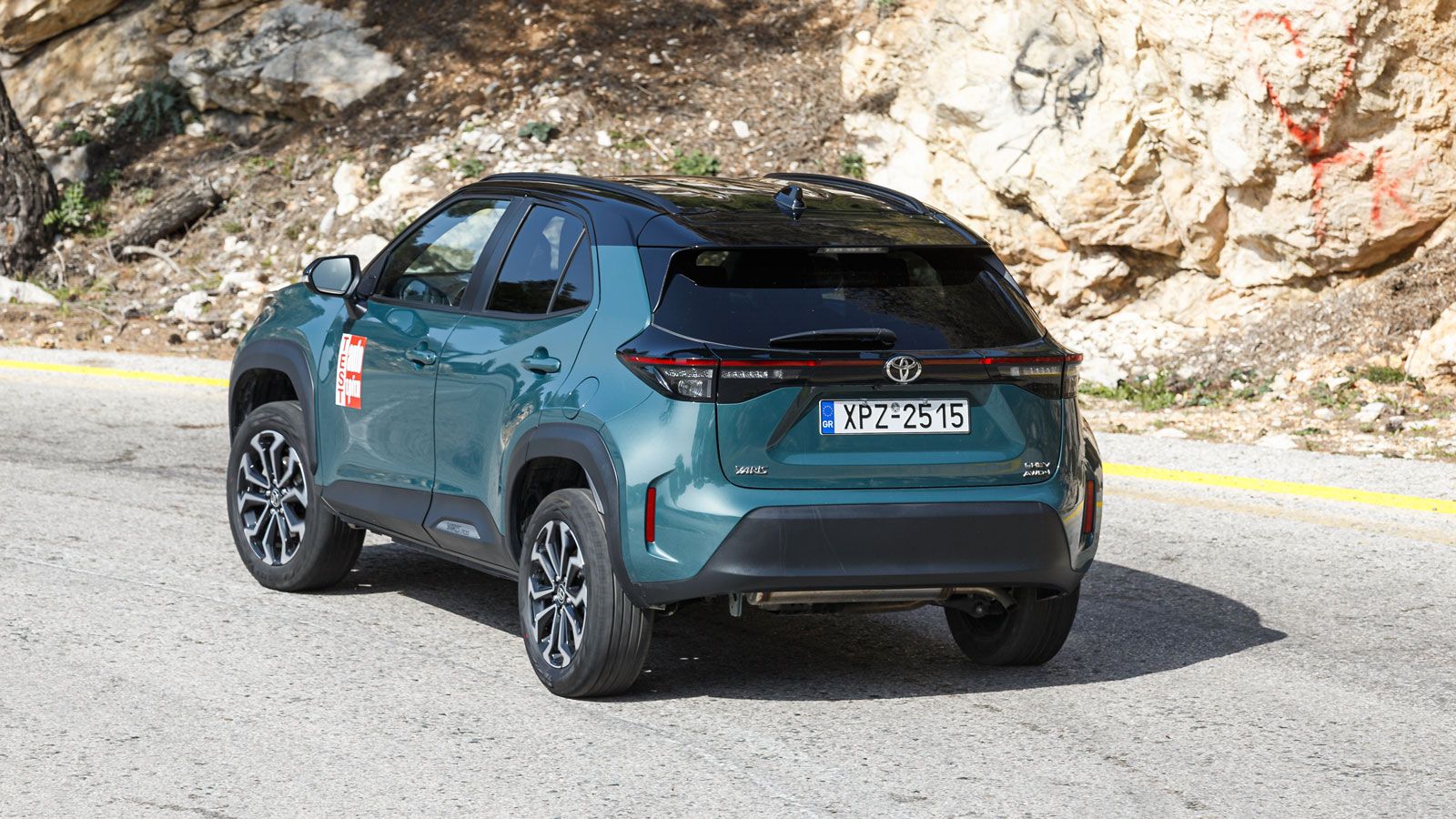 Ευκολοδήγητο μέσα στην πόλη είναι το Toyota Yaris Cross, με την ανάρτηση να έχει ρυθμιστεί έτσι ώστε να προσφέρει ισορροπία ανάμεσα στην άνεση και τον