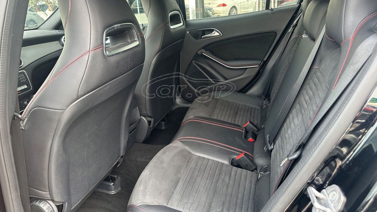 Τα πίσω καθίσματα της Mercedes GLA