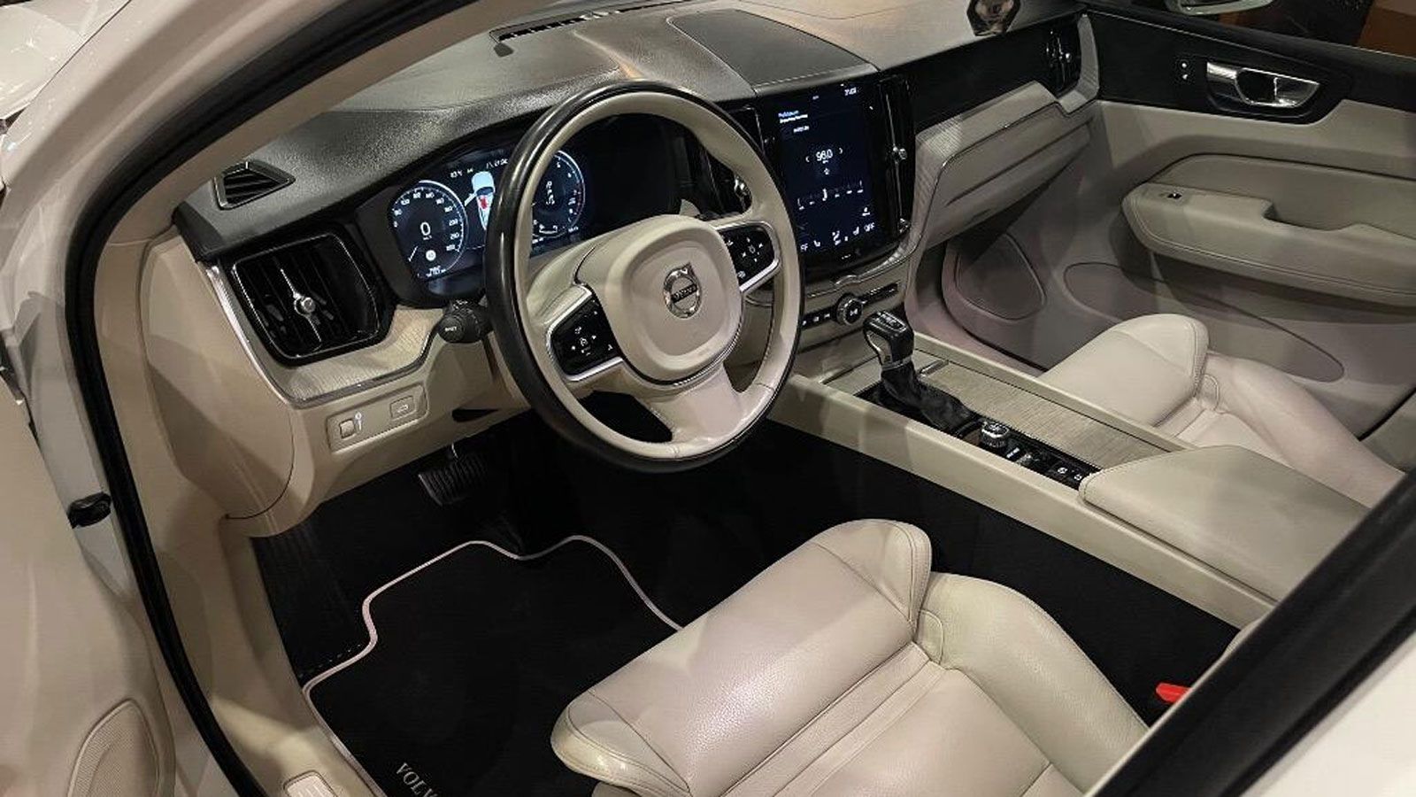 Τα εμπρός καθίσματα του Volvo XC60