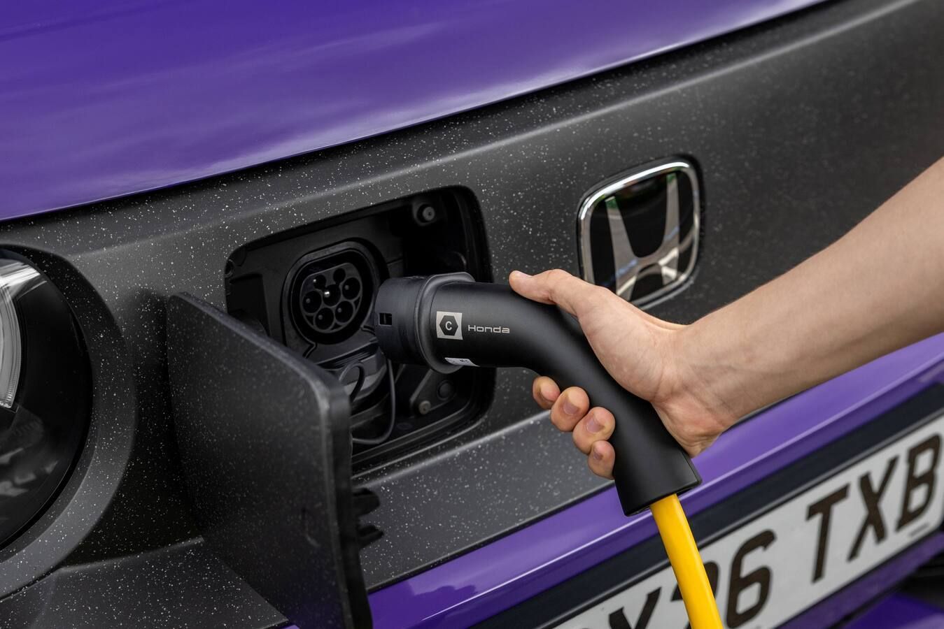 Στο πλαίσιο των πρωτοβουλιών της Honda για μηδενικό περιβαλλοντικό αποτύπωμα, η μπροστινή μάσκα και τα πίσω φανάρια κατασκευάζονται από ανακυκλωμένα υ
