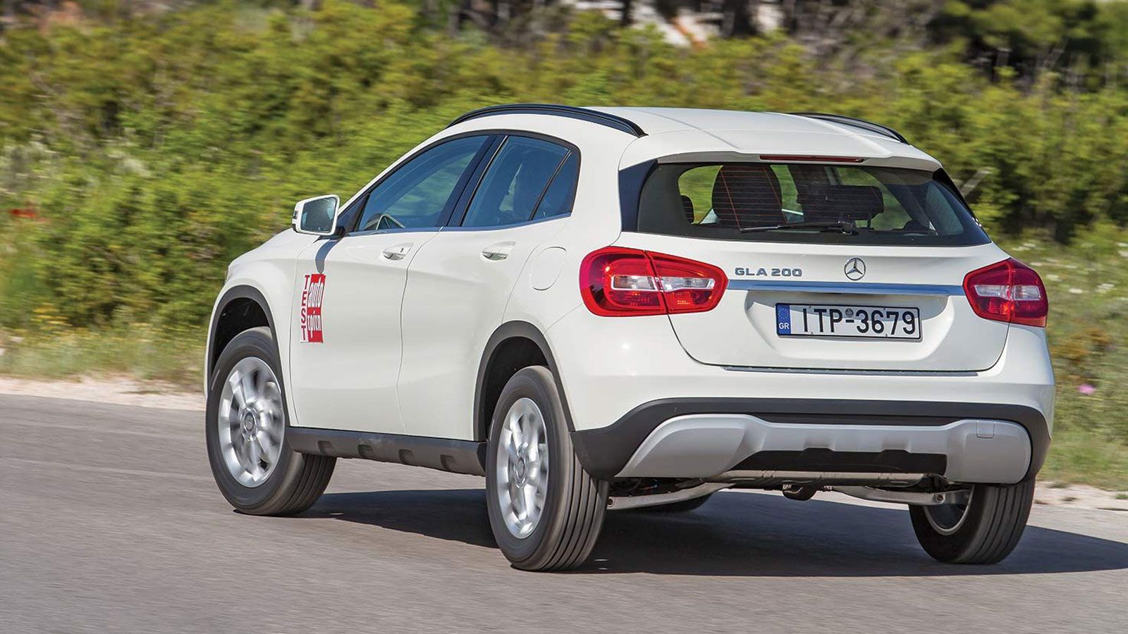 Η Mercedes GLA εν κινήσει, πίσω αριστερή γωνία