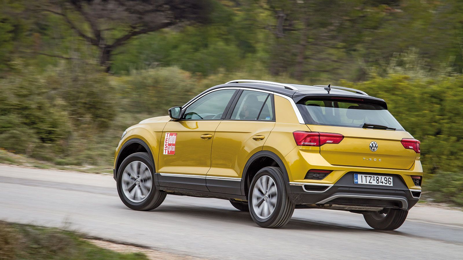 Το VW T-Roc εν κινήσει, πίσω αριστερή πλευρά