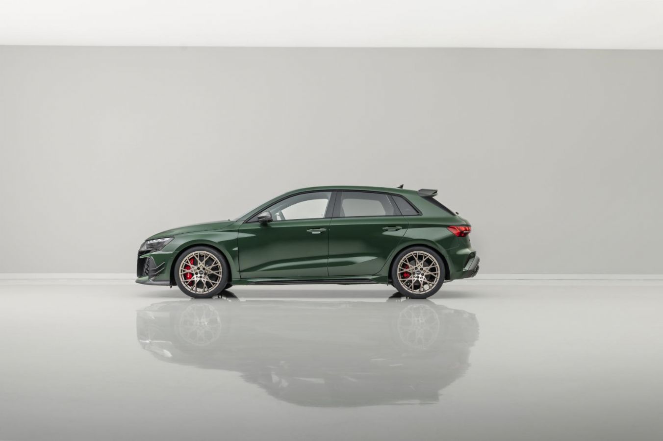 Στην Ελλάδα 2 από τα 750 συλλεκτικά Audi RS3 Competition Limited των 400 ίππων!