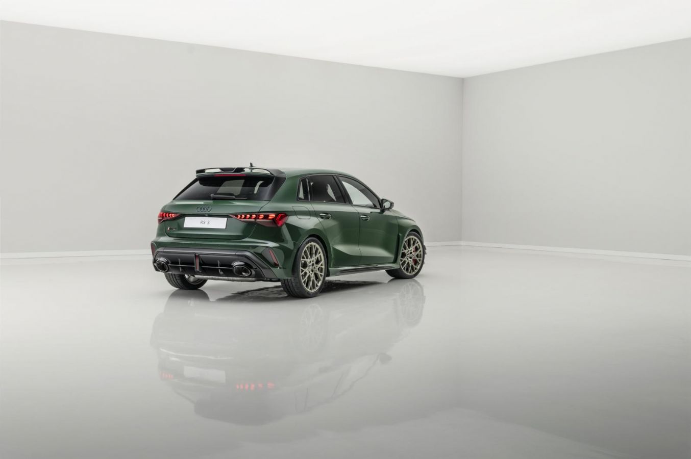 Στην Ελλάδα 2 από τα 750 συλλεκτικά Audi RS3 Competition Limited των 400 ίππων!