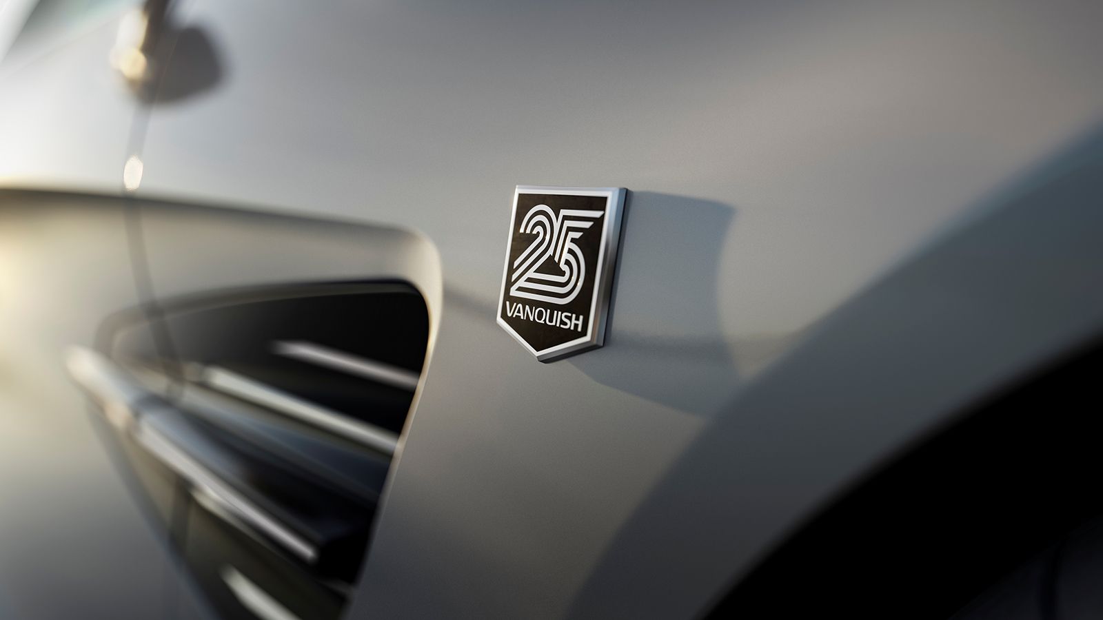 Aston Martin Vanquish 25: Νέα έκδοση για τα 25 χρόνια του grand tourer