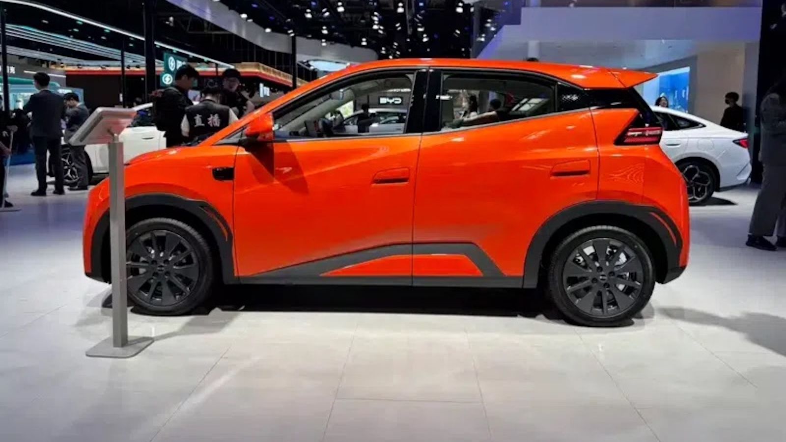 Νέο BYD Dolphin Surf: Αναβάθμιση στα σημεία