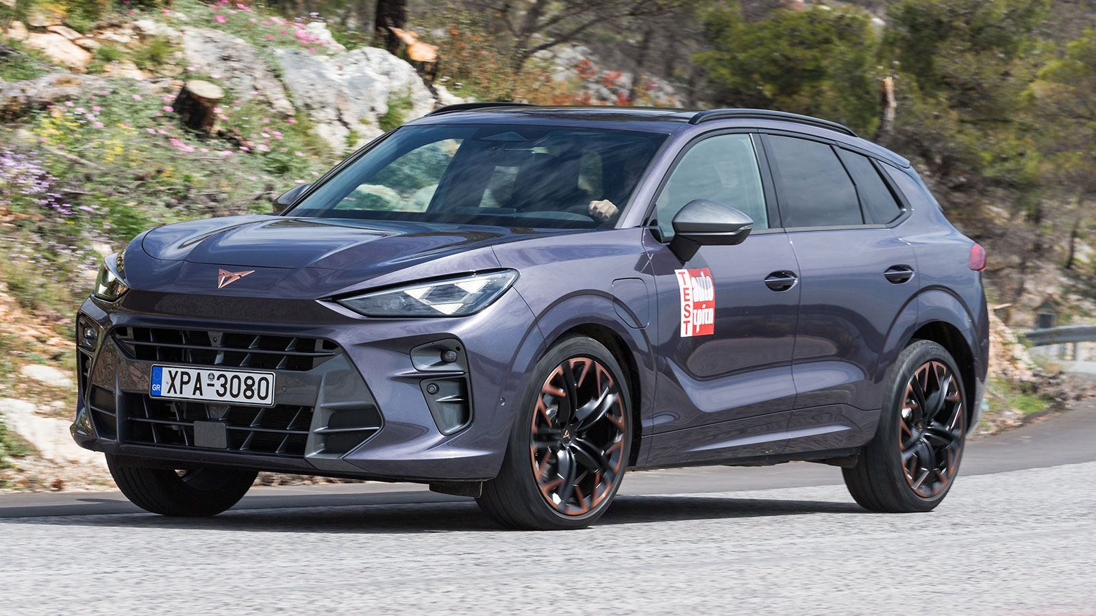 Η νέα γενιά Plug-in Hybrid της CUPRA δίνει πλέον μεγαλύτερη έμφαση στην ηλεκτροκίνηση με μεγαλύτερης χωρητικότητας μπαταρίες (25,8 kWh). Το μεσαίο SUV