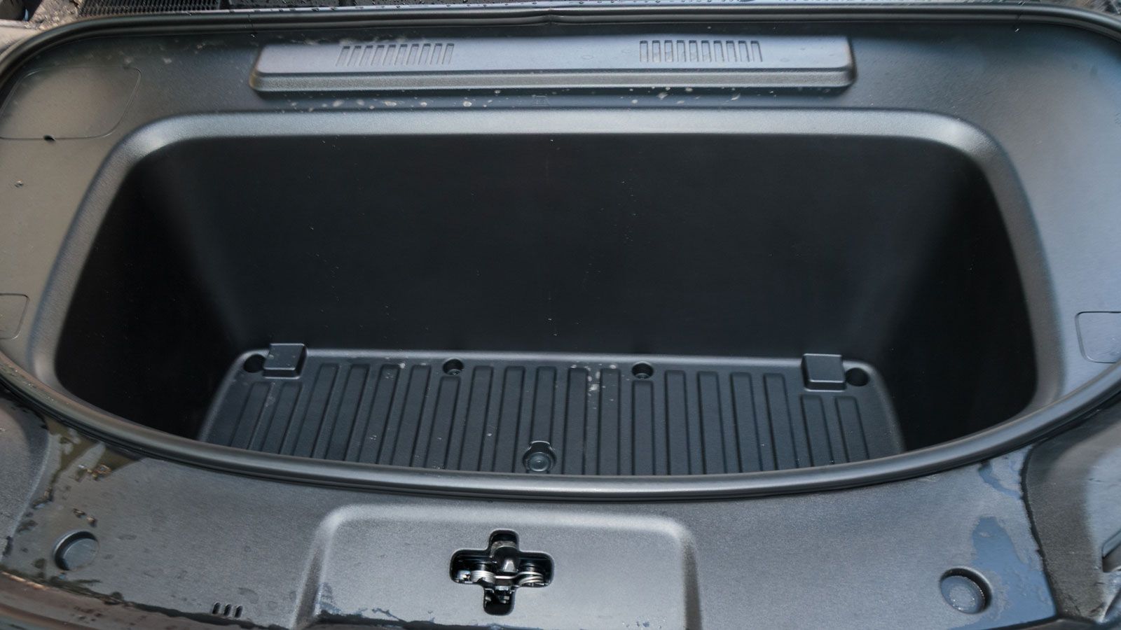 Τα 159 λίτρα στο frunk του πισωκίνητου Changan Deepal S05 είναι η μεγαλύτερη χωρητικότητα που έχουμε δει σε ηλεκτρικό αυτοκίνητο.