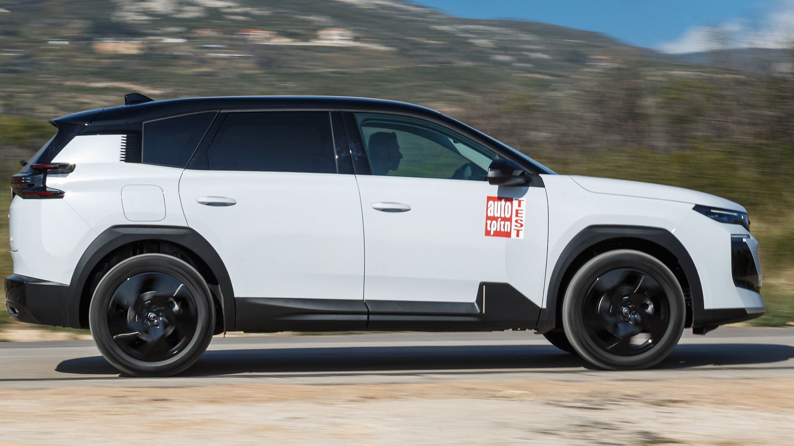 To C5 Aircross είναι το μεσαίο οικογενειακό SUV της Citroen που προσφέρεται με τιμή που αντιστοιχεί σε μικρότερα SUV.