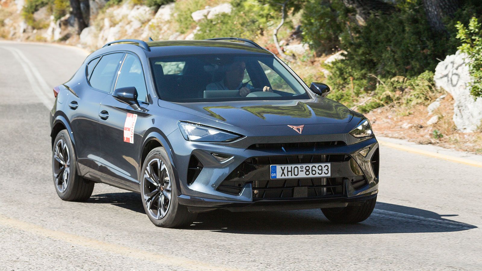 Το CUPRA Formentor προσφέρεται στην ίδια τιμή τόσο σε συνδυασμό με χειροκίνητο όσο και με αυτόματο κιβώτιο ταχυτήτων.