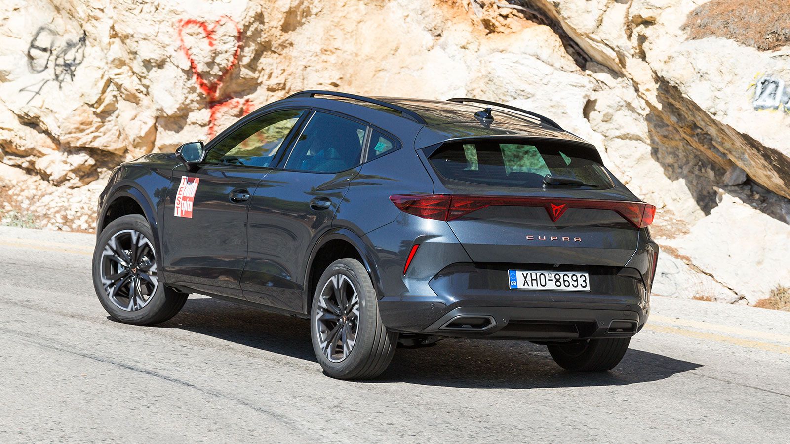 Το CUPRA Formentor είναι ένα από τα πιο ευχάριστα και αποτελεσματικά στη σβέλτη οδήγηση αυτοκίνητα της κατηγορίας του.