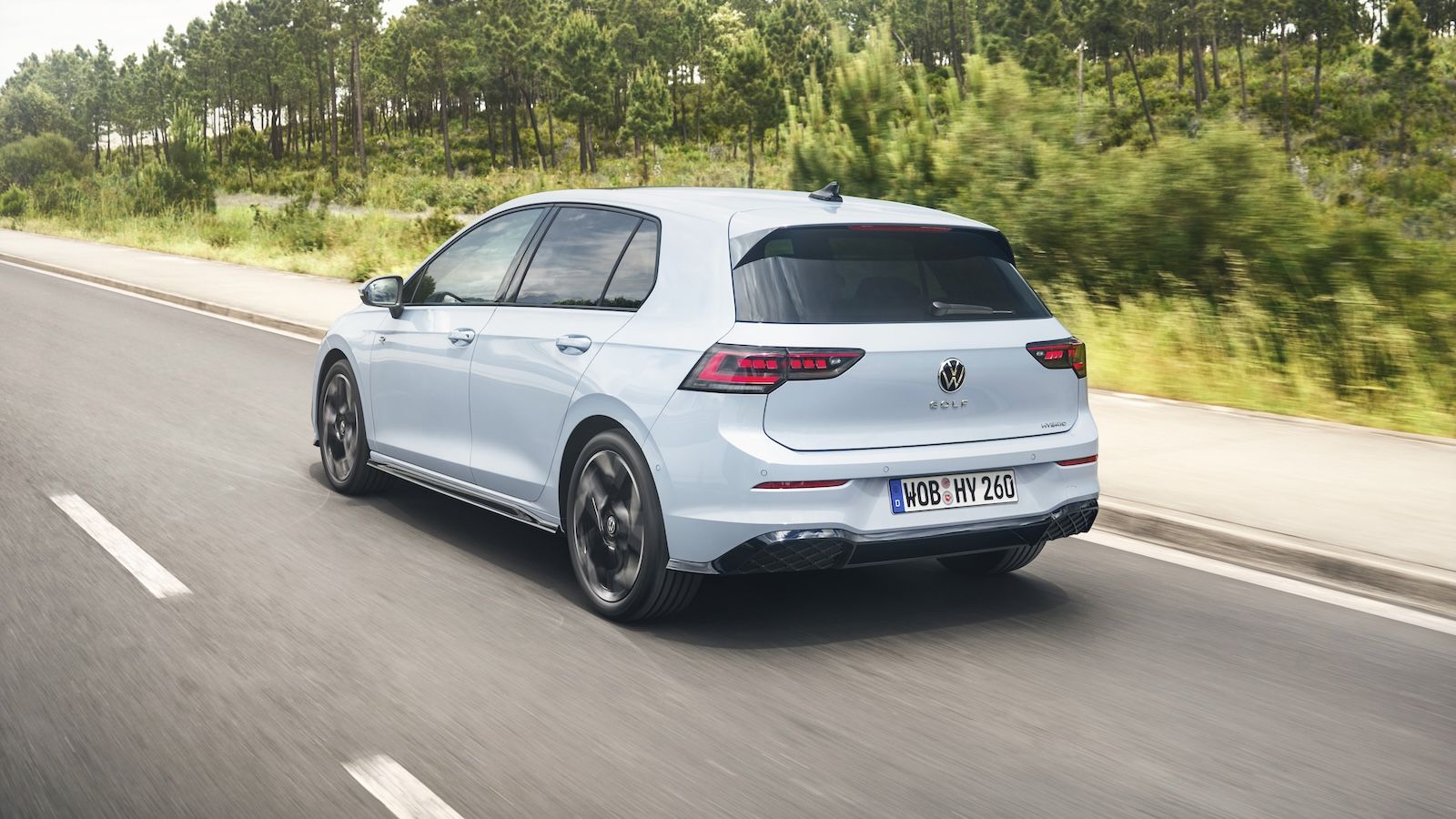 Έναρξη προπαραγγελιών για τα Volkswagen Golf & T-Roc Full Hybrid 