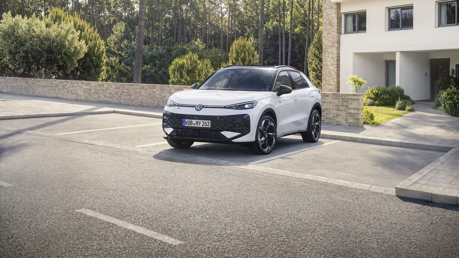 Έναρξη προπαραγγελιών για τα Volkswagen Golf & T-Roc Full Hybrid 