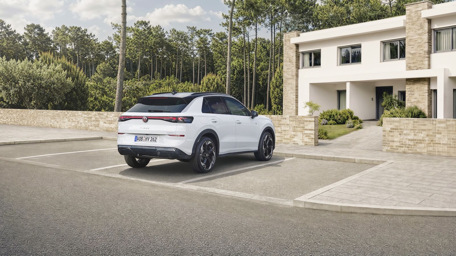 Έναρξη προπαραγγελιών για τα Volkswagen Golf & T-Roc Full Hybrid 