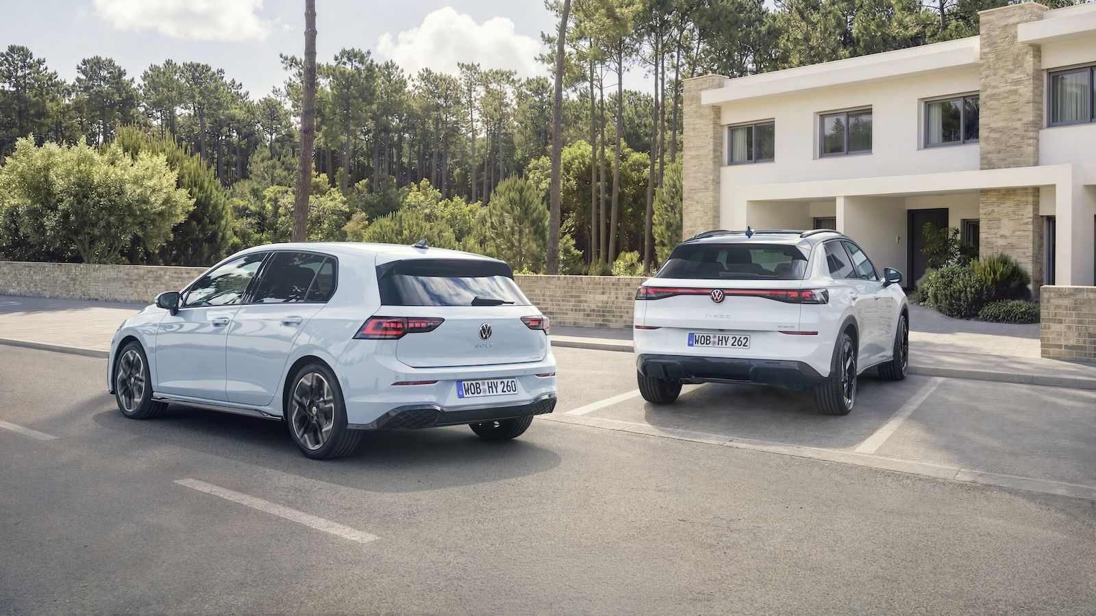 Έναρξη προπαραγγελιών για τα Volkswagen Golf & T-Roc Full Hybrid 