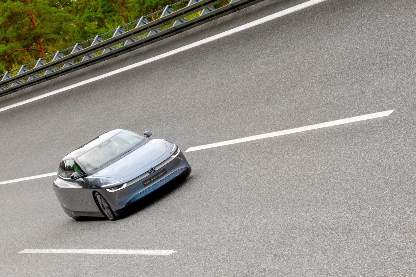 Το Volkswagen Mission Efficiency αποκαλύπτεται με αυτονομία-ρεκόρ, 4 θέσεις και τιμή κοντά στα 50.000 ευρώ