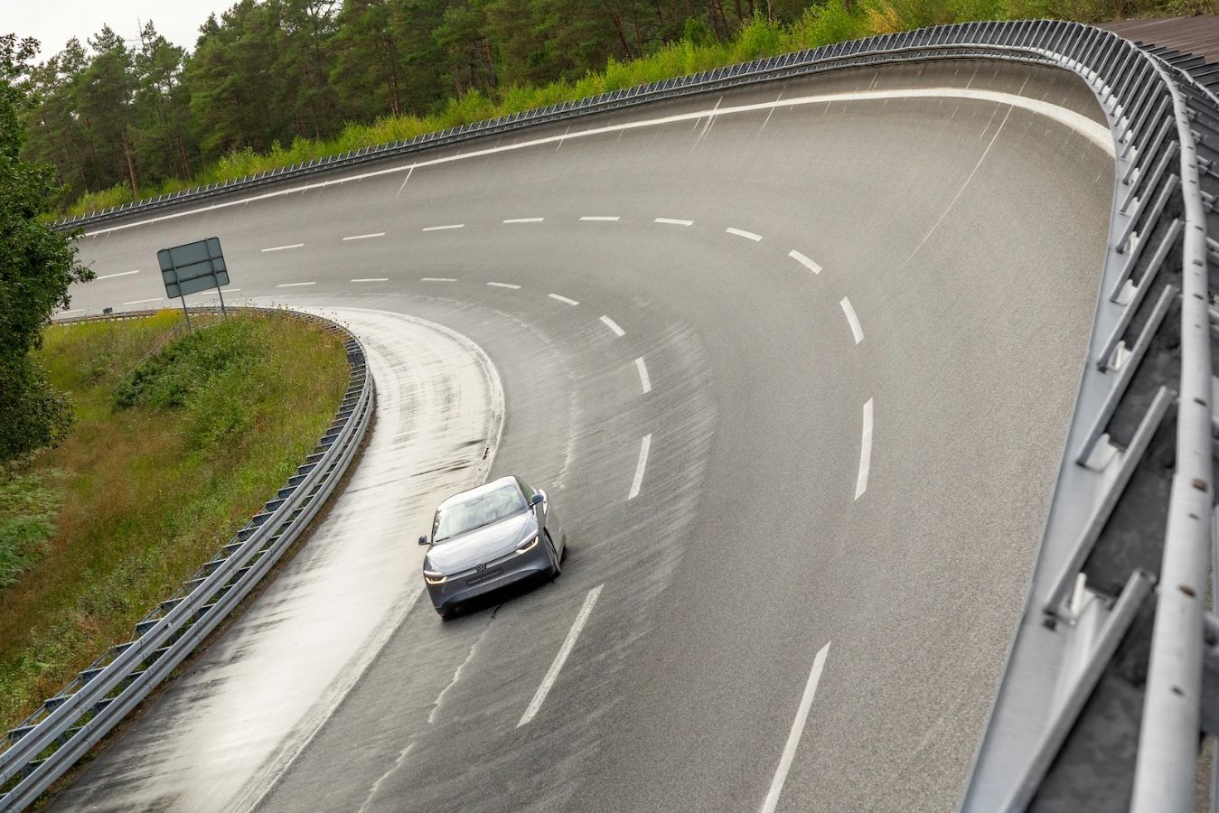 Το Volkswagen Mission Efficiency αποκαλύπτεται με αυτονομία-ρεκόρ, 4 θέσεις και τιμή κοντά στα 50.000 ευρώ
