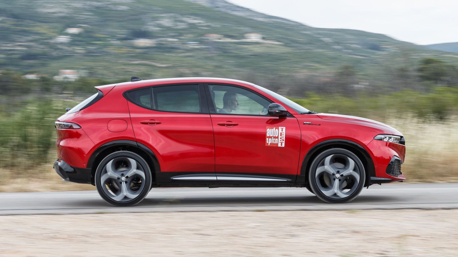 Δοκιμάζουμε την ανανεωμένη Alfa Romeo Tonale Ibrida με 175 PS