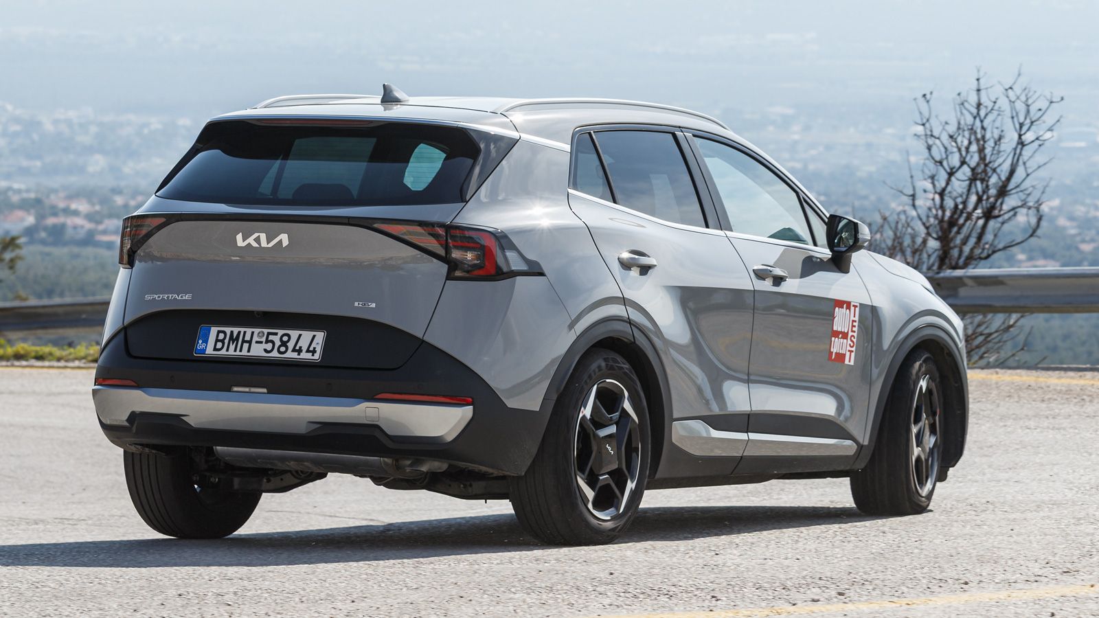 Το Kia Sportage MY2026 ήρθε πιο κοντά στην «ηλεκτρική» σχεδιαστική ταυτότητα της κορεάτικης φίρμας με το εντελώς νέο μπροστινό μέρος να ξεχωρίζει αμέσ
