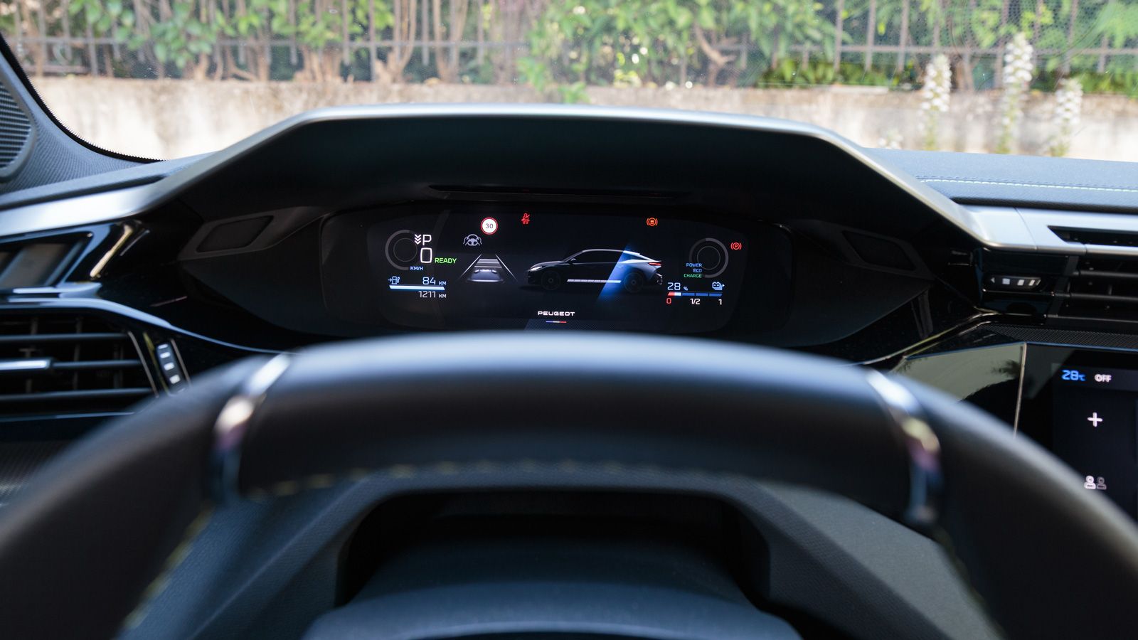 Πρώτη δοκιμή Peugeot e-408 | Ηλεκτρικό κουκλί με 213 PS