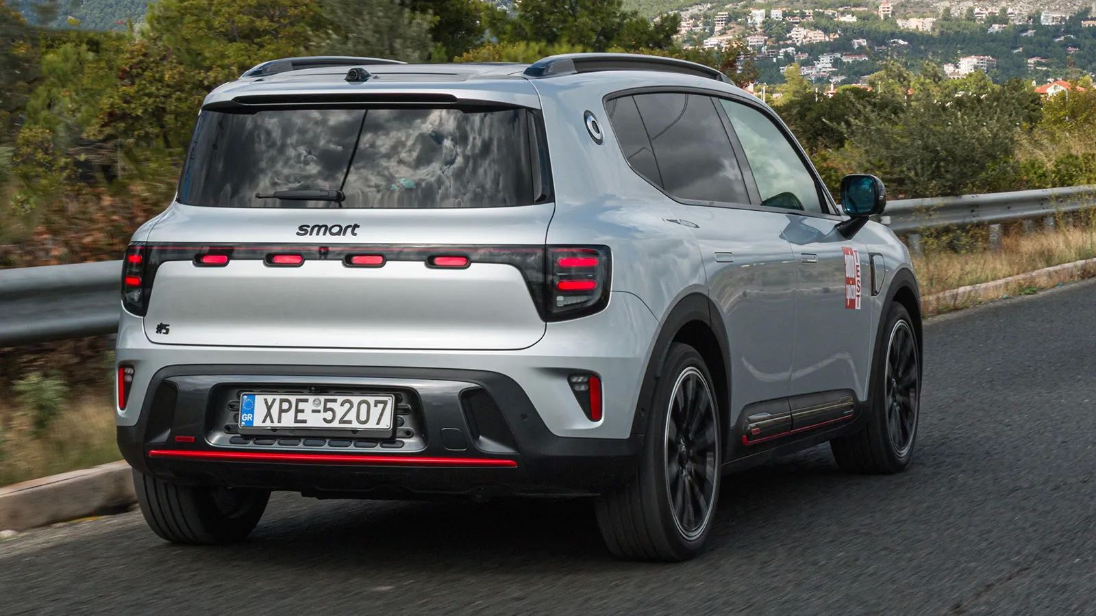 Tο smart #5 BRABUS χρειάζεται μόλις 1,4 και 1,6 δλ. για τις επιταχύνσεις 60-100 και 80-120 χλμ./ώρα αντίστοιχα.