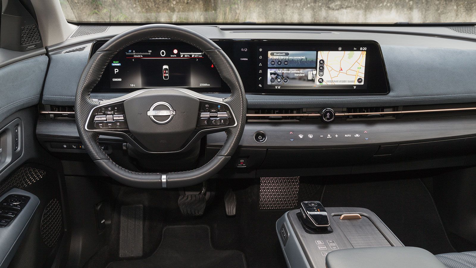 Το Nissan Ariya είναι πολύ καλό ποιοτικά και high-tech στο εσωτερικό του και έχει έντονο το premium στοιχείο και σε οδηγικό επίπεδο.