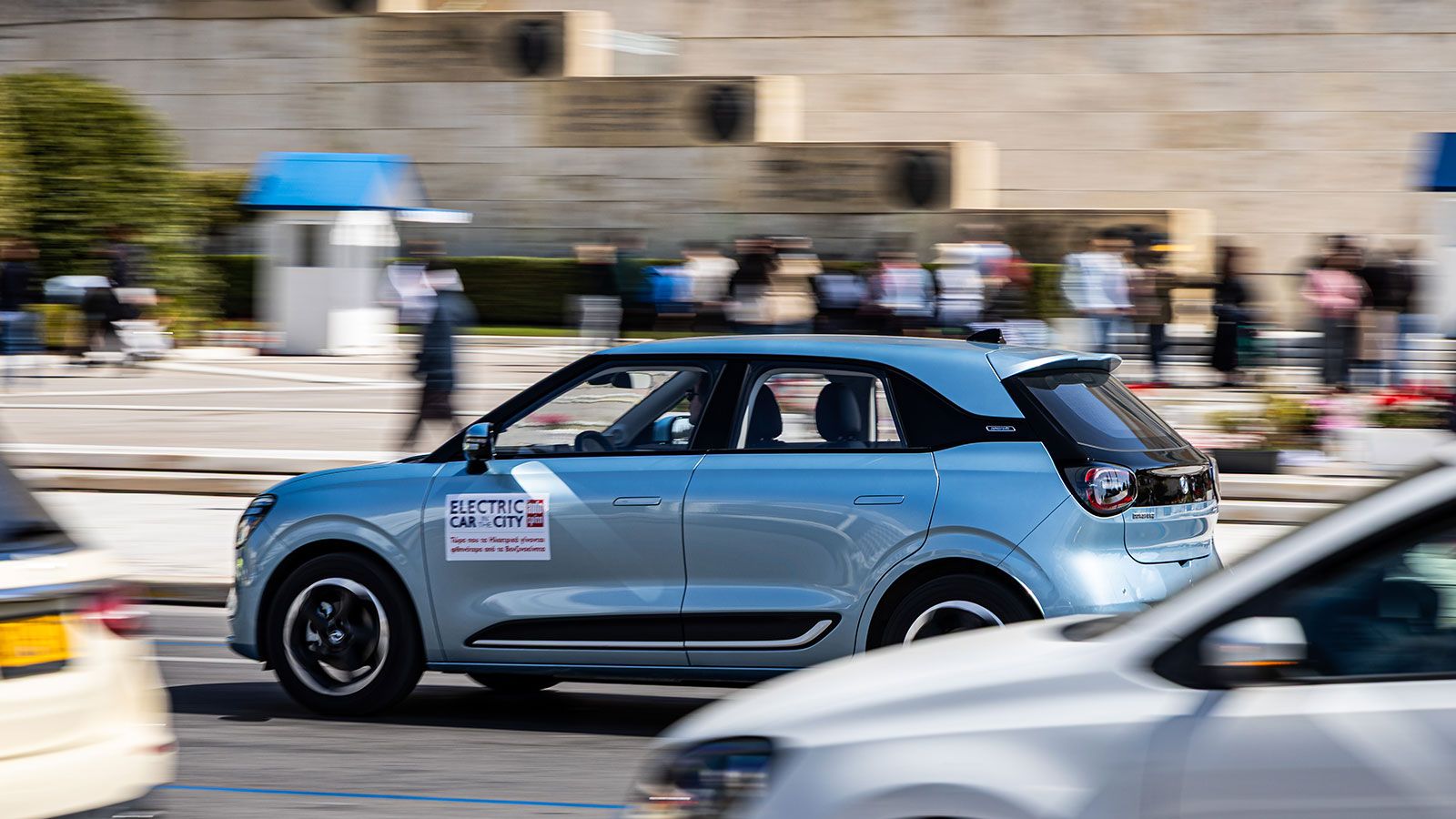 Μόλις 2 με 3 φορτίσεις το μήνα θα χρειαστεί το Dongfeng Box παρά τη μικρή του μπαταρία. Με κόστος 12,5 ευρώ για τη φόρτιση και με τιμή αγοράς από τα 2
