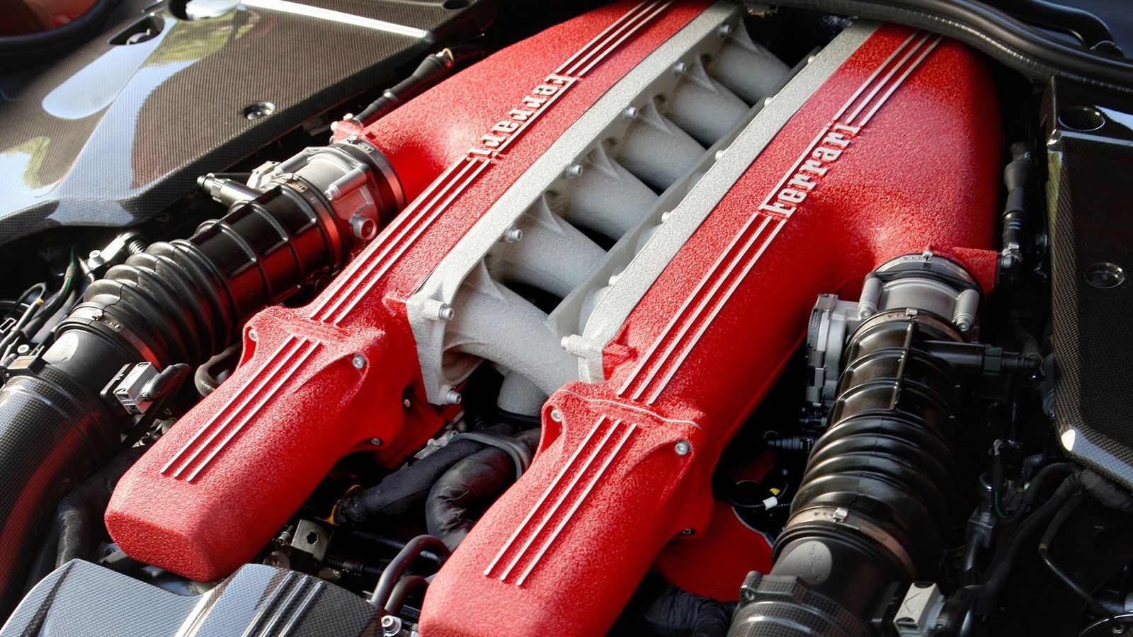 Τελικά ποια Ferrari έχει ο Χουάντσο Ερνανγκόμεθ - Δεν είναι Roma, ούτε 599 GTB