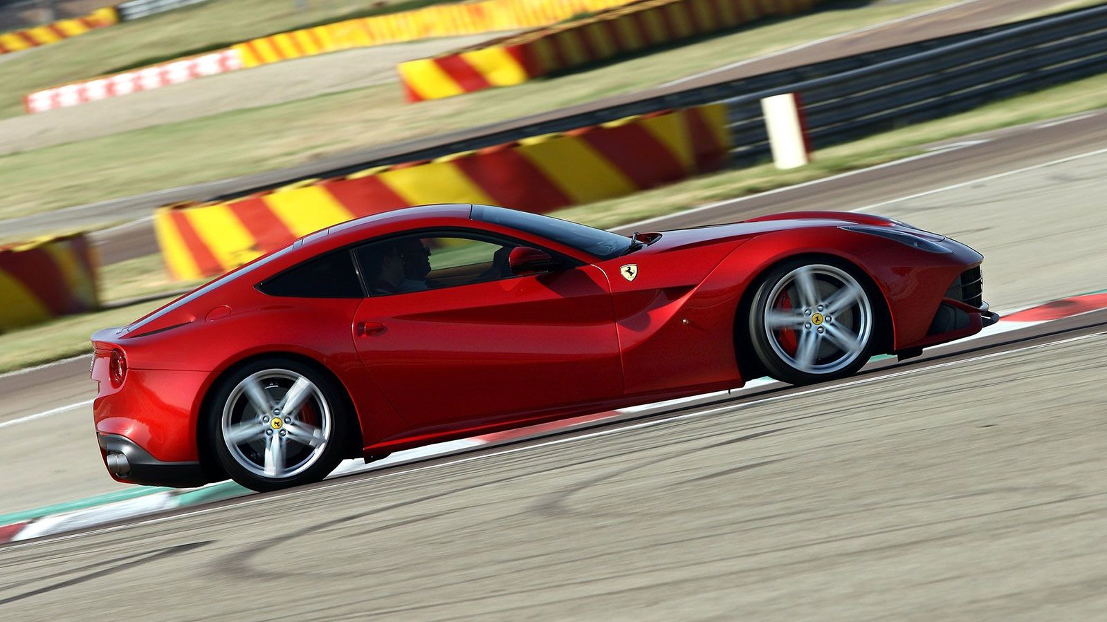 Τελικά ποια Ferrari έχει ο Χουάντσο Ερνανγκόμεθ - Δεν είναι Roma, ούτε 599 GTB