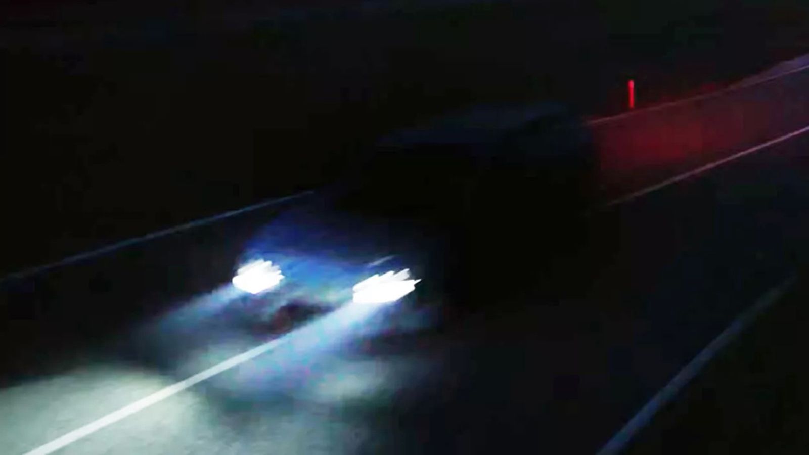 Η ηλεκτρική Ferrari Luce κάνει αστραπιαίο πέρασμα σε νέο teaser βίντεο 