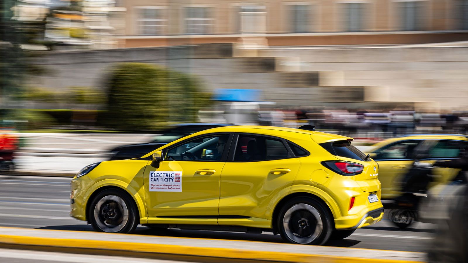 Το ηλεκτρικό Ford Puma δεν αποτάσσει τον fun to drive χαρακτήρα του βενζινοκίνητου, που κάνει ευχάριστη ακόμη και την αστική μετακίνηση.