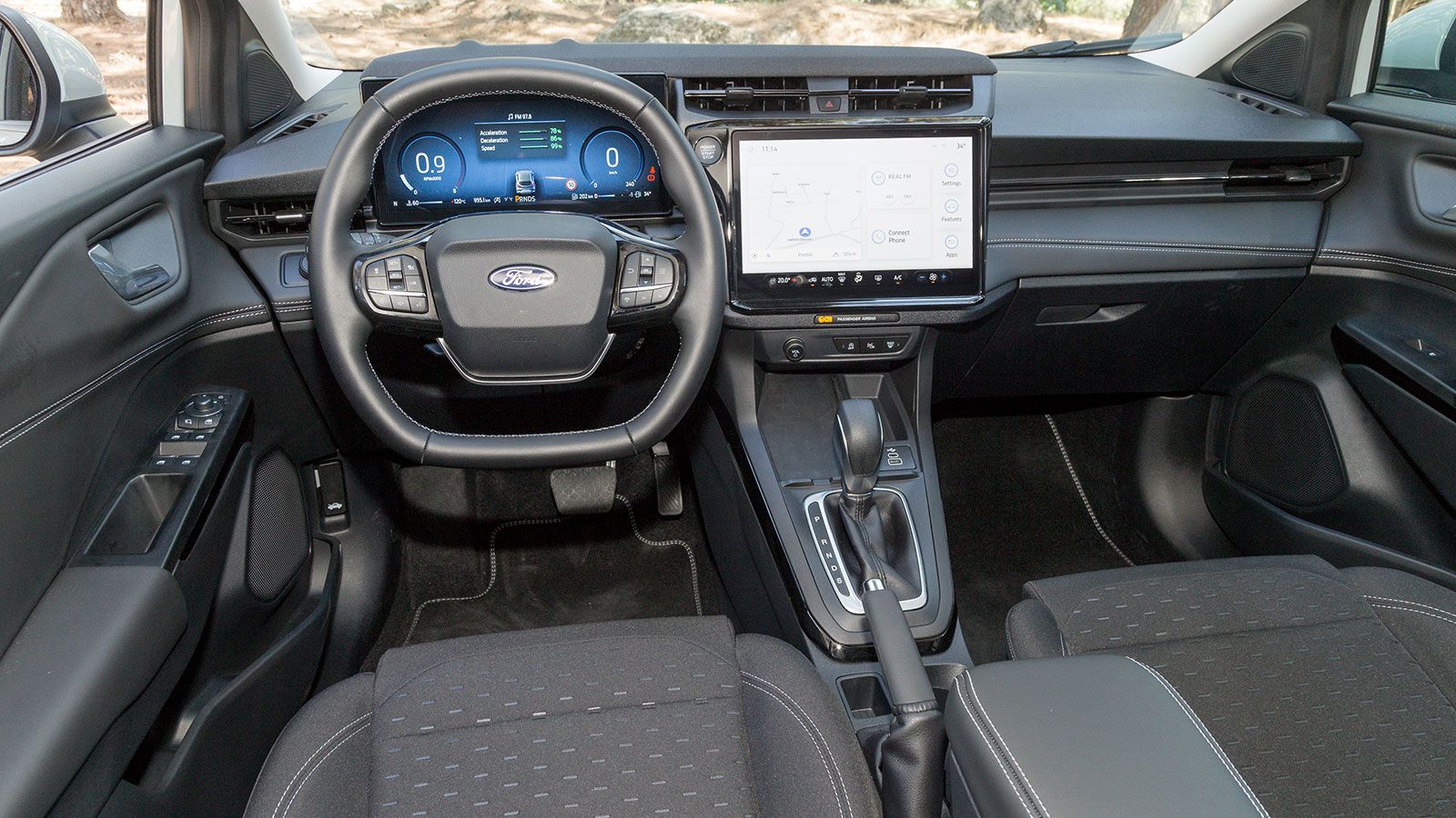 Το Ford Puma διακρίνεται για τη σύγχρονη σχεδίασή του, το προηγμένο και ποιοτικό εσωτερικό, αλλά και τους κορυφαίους χώρους που προσφέρει σε πραγματικ