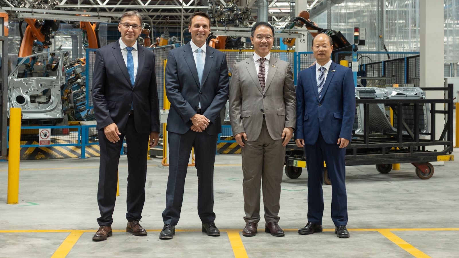 Ιστορική συμμαχία Ford και Geely: Κοινοπραξία-μαμούθ στη Βαλένθια με νέα μοντέλα
