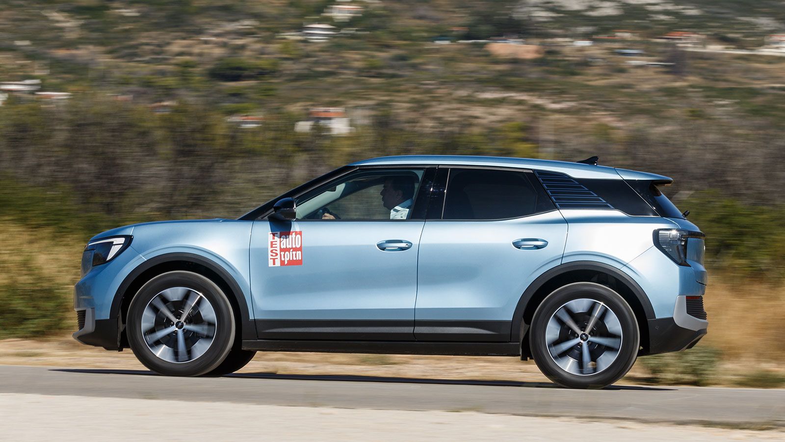 Για 1.000 χλμ. το μήνα το Ford Explorer χρειάζεται λιγότερο από δύο πλήρεις φορτίσεις και περίπου 20 ευρώ σε ρεύμα.