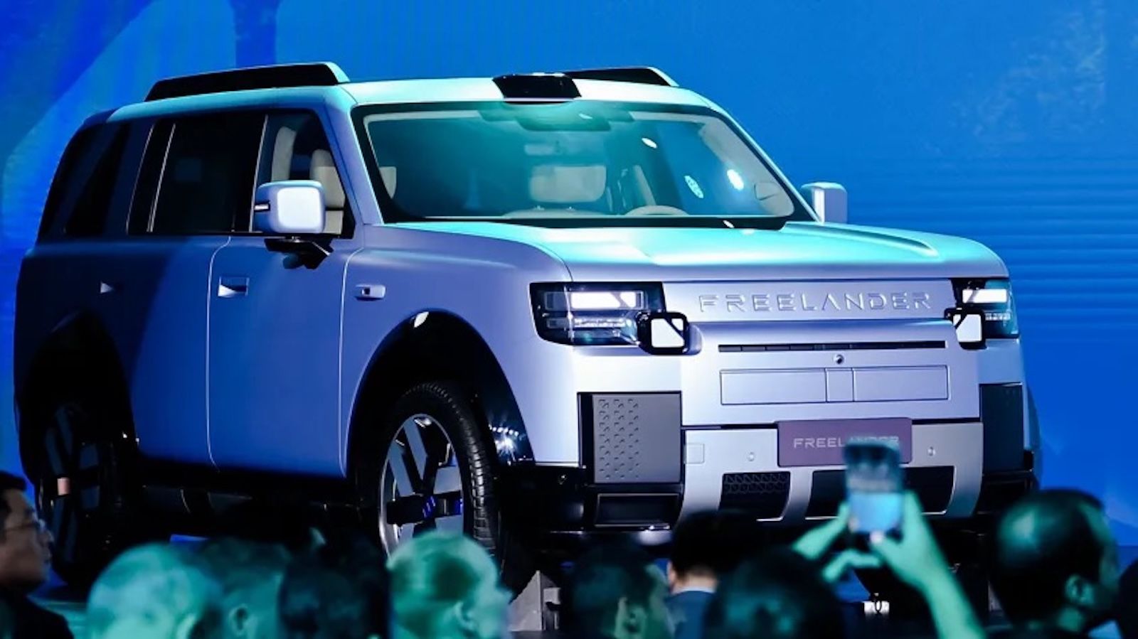 Το νέο Freelander 8 αποκαλύφθηκε επίσημα, αποτελώντας το πρώτο μοντέλο παραγωγής της συνεργασίας μεταξύ της Jaguar Land Rover (JLR) και της Chery.
