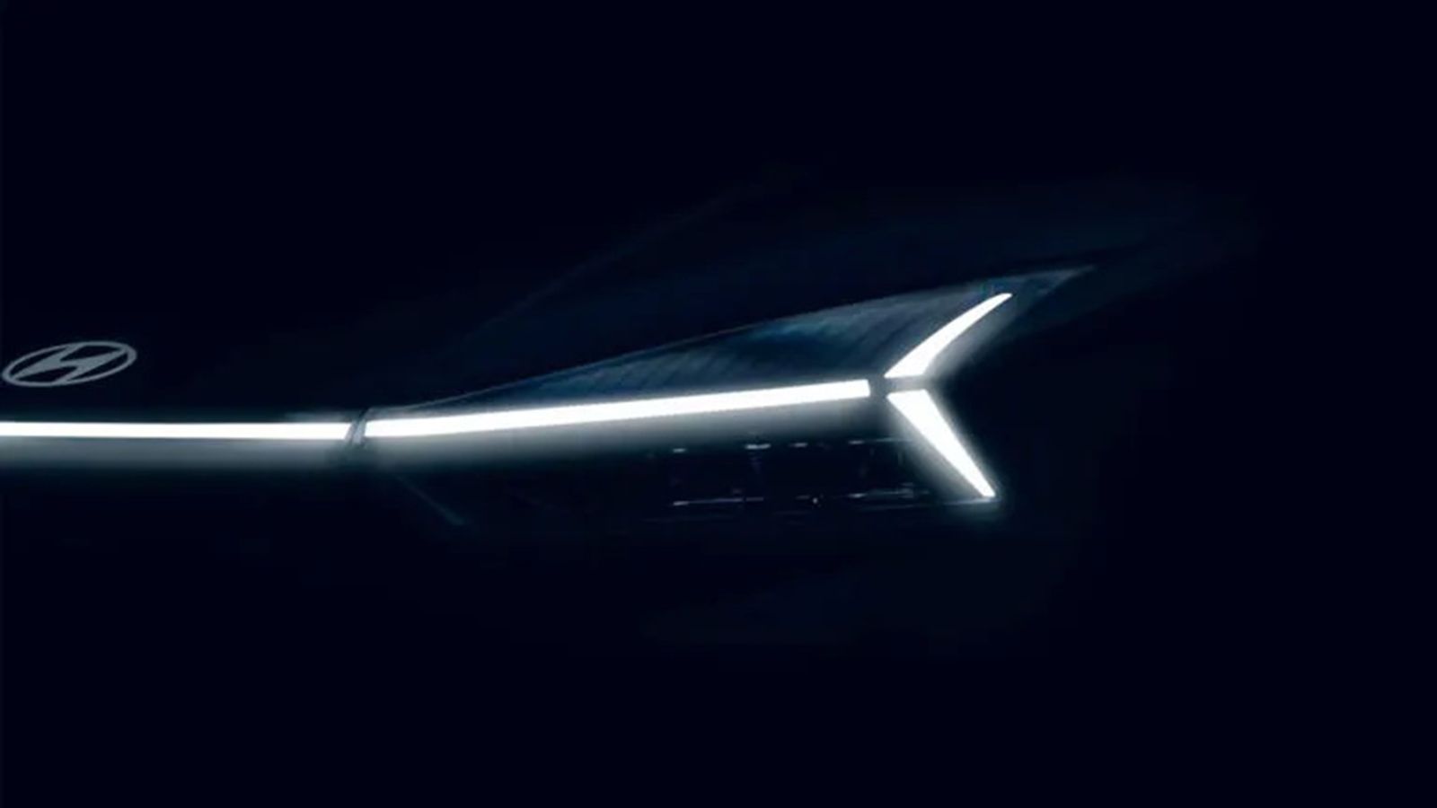 Νέο Hyundai i20: Πρώτο teaser με αποκάλυψη της LED μπάρας!