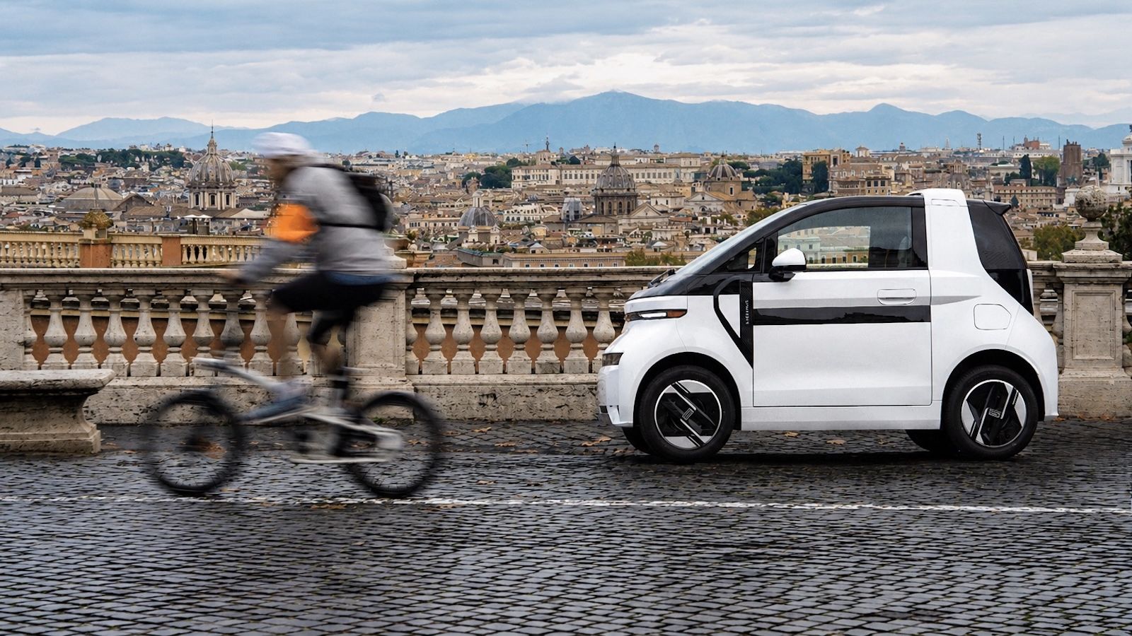 Linktour ALUMI: Στην Ελλάδα το νέο ηλεκτρικό microcar με τιμή από 8.700 ευρώ