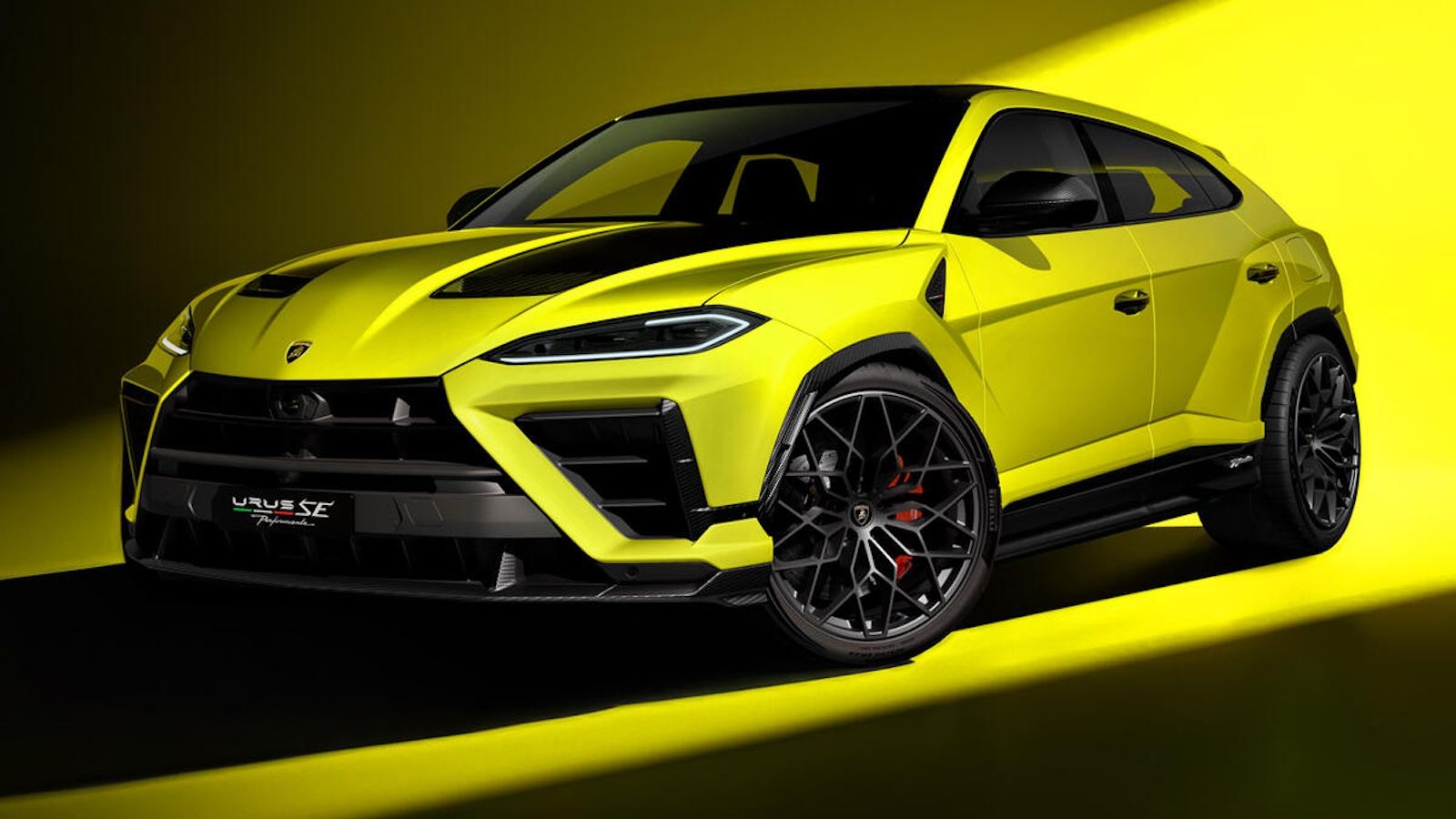 Η Lamborghini βάζει για τα καλά στο στόχαστρο το στέμμα των επιδόσεων στα SUV, αποκαλύπτοντας την ολοκαίνουργια Urus SE Performante. 