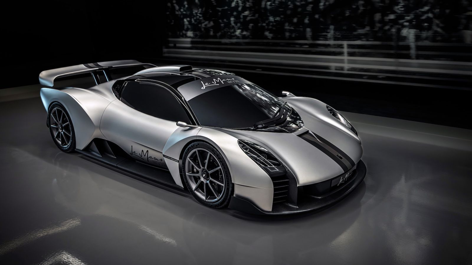 Le Mans GTR XP1: Πρόκειται για το πειραματικό πρωτότυπο της επερχόμενης, εξαιρετικά περιορισμένης παραγωγής 24 αυτοκινήτων. Είναι εμπνευσμένο από τα l