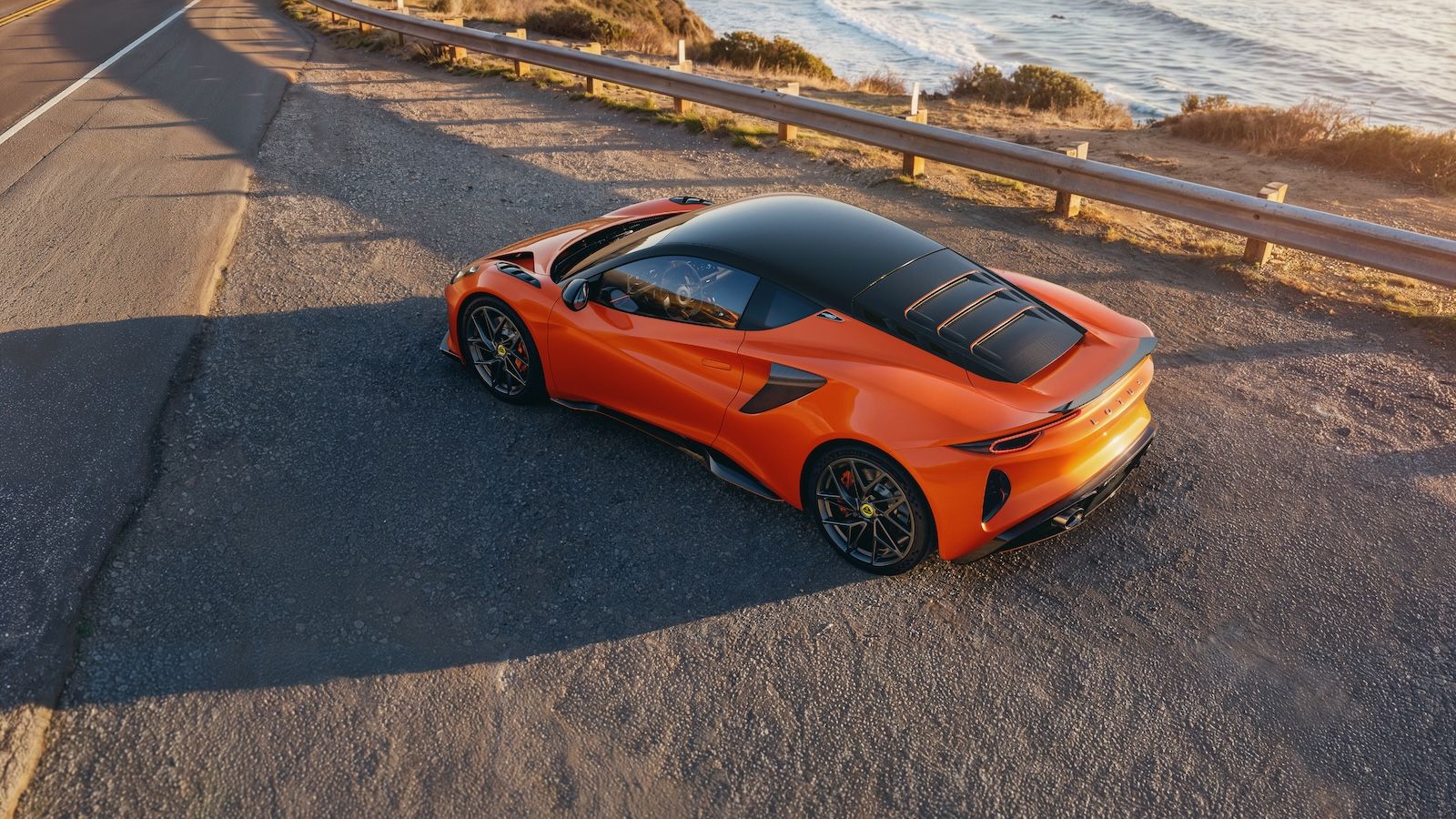 Lotus Emira 420 Sport: Η ισχυρότερη και ελαφρύτερη Emira που φτιάχτηκε ποτέ
