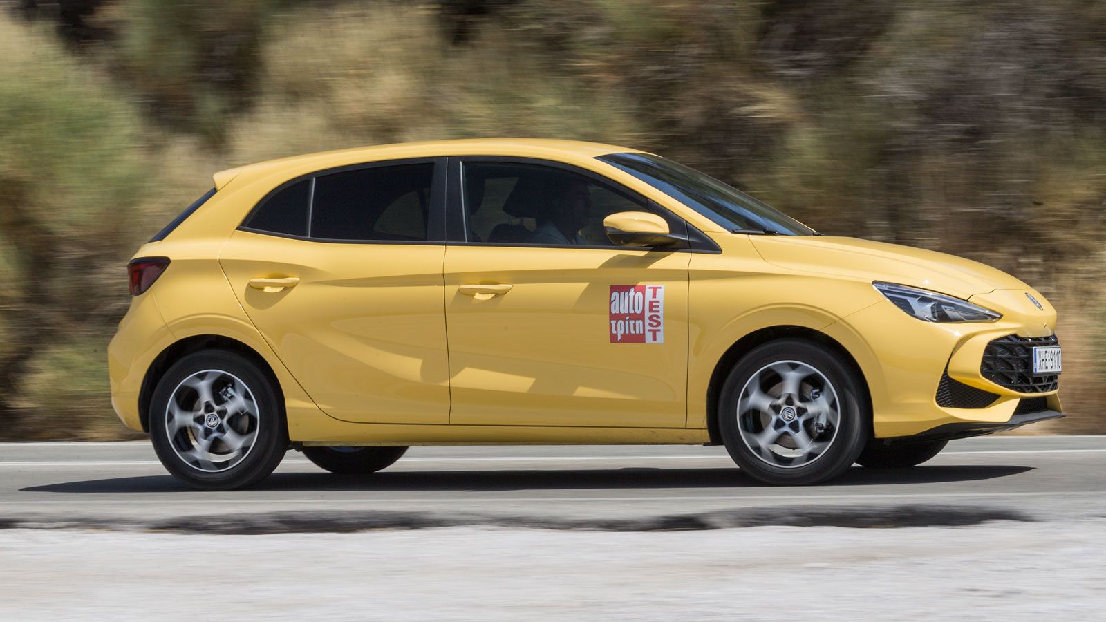 Ακόμα και αν τελειώσει η μπαταρία του MG3 Hybrid+ ο κινητήρας εσωτερικής καύσης αναλαμβάνει τη φόρτισή και όχι την κίνηση, που συνεπάγεται διευρυμένη 