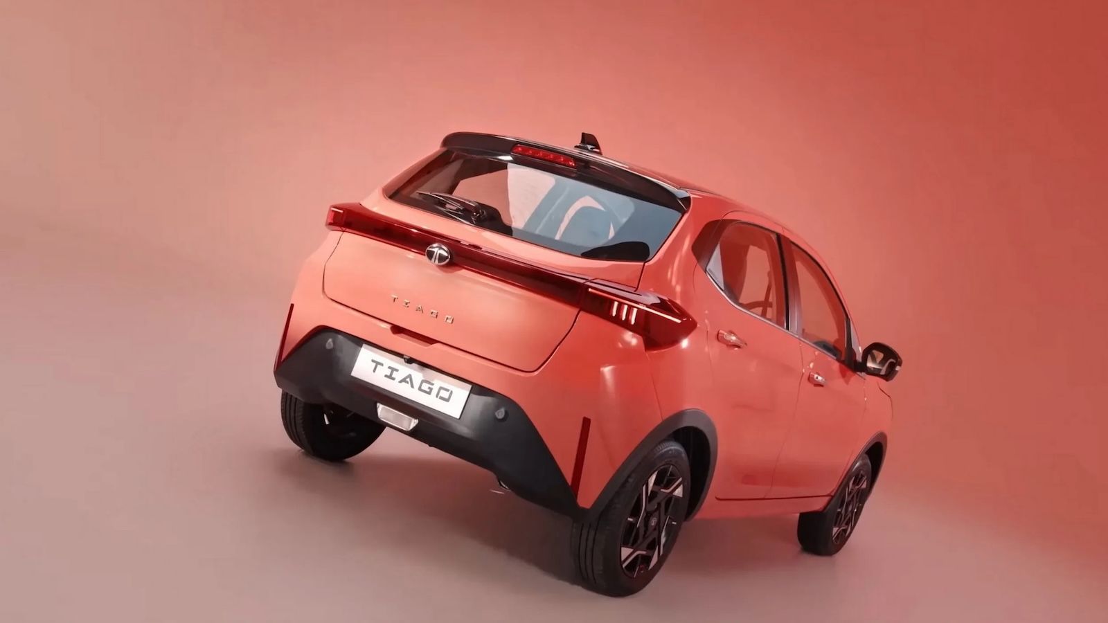 Tata Tiago & Tiago.EV 2026: Το supermini των 4.500 ευρώ φοράει ευρωπαϊκό «πρόσωπο»