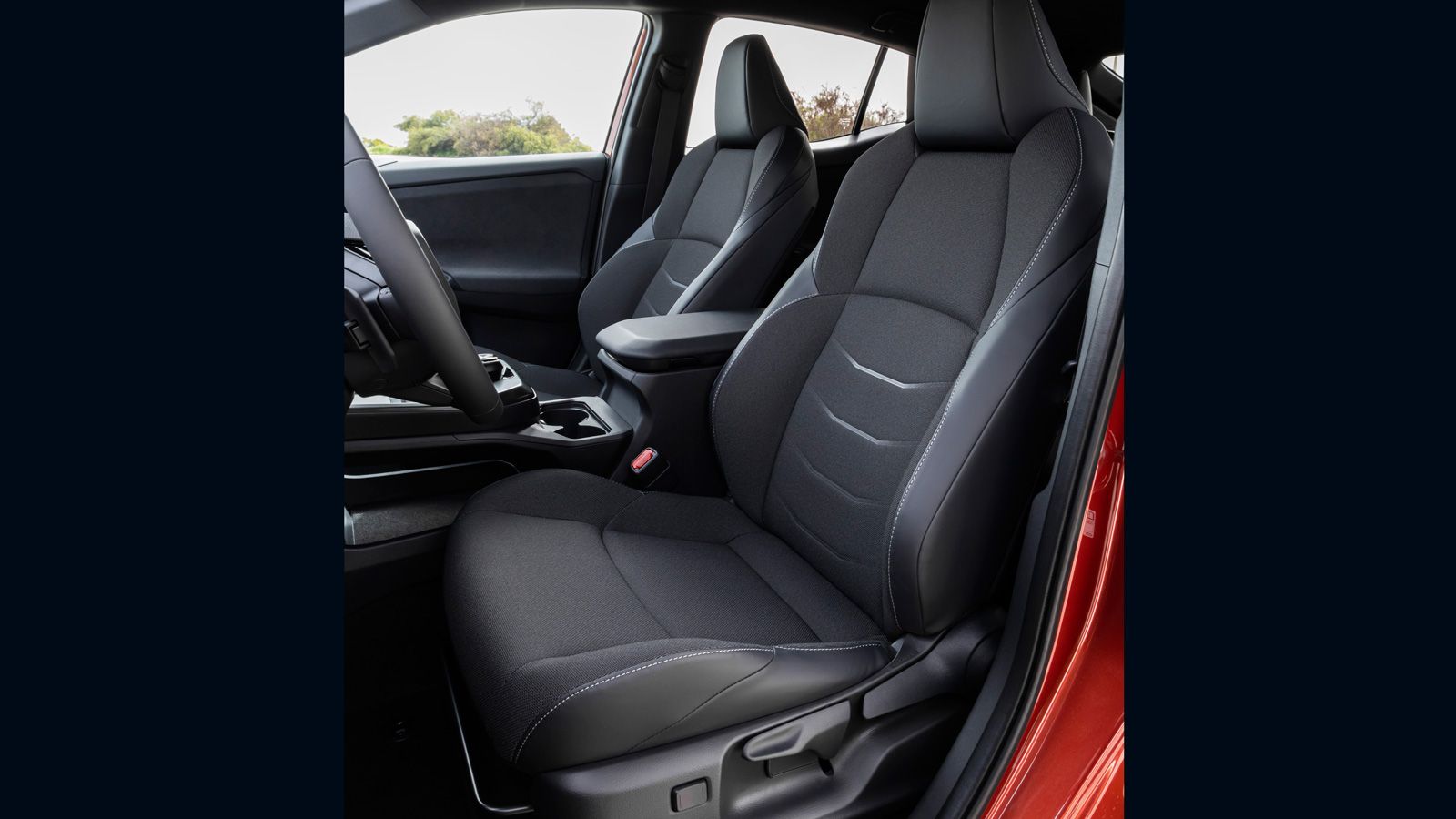 Οδηγούμε το νέο Toyota C-HR+ στην Πορτογαλία