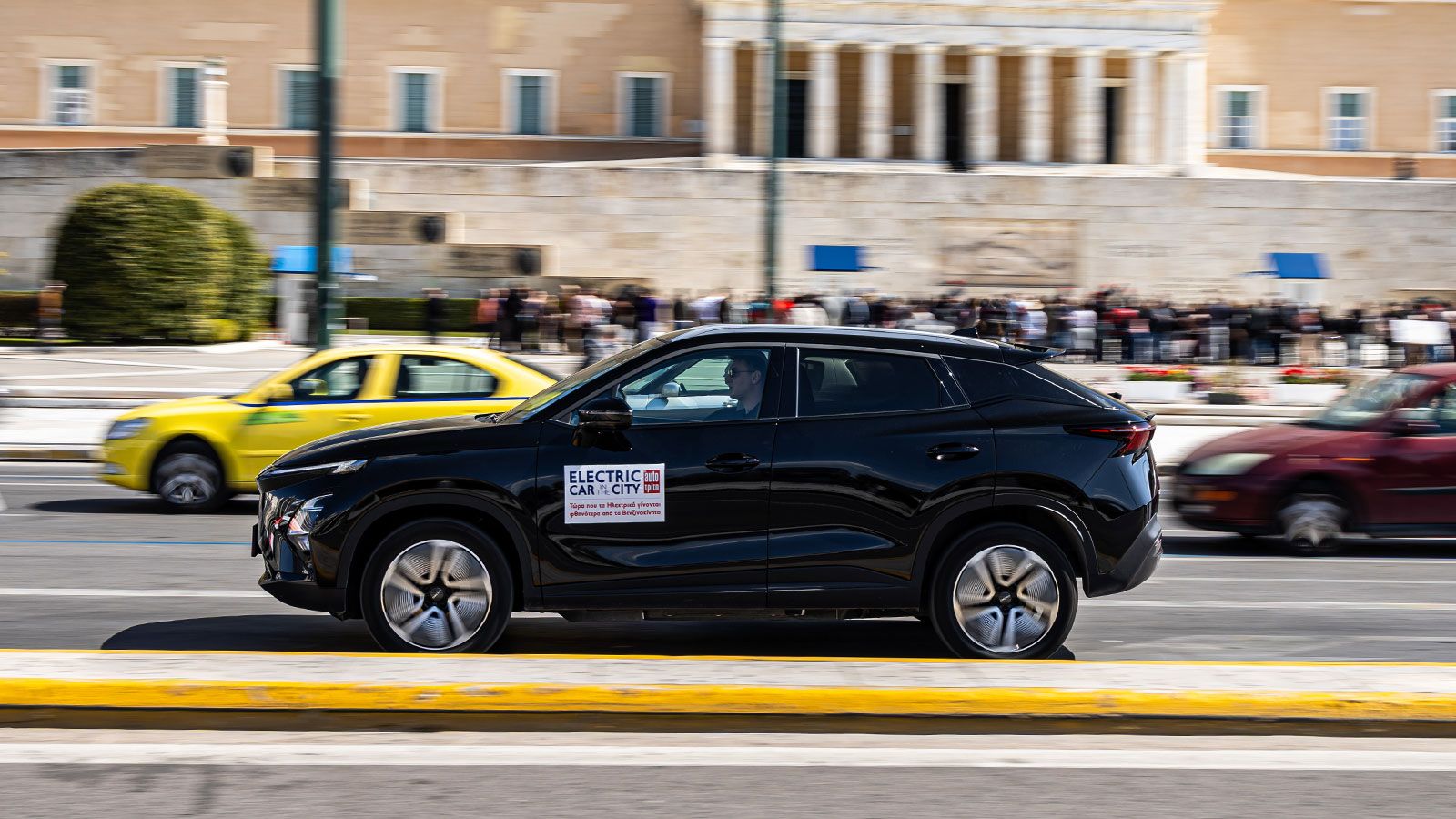 Η αυτονομία σε αστικές και μικτές διαδρομές φτάνει τα 363 χλμ.. Συνεπώς για κάποιον που κάνει 1.000 χλμ. το μήνα για τις καθημερινές του μετακινήσεις,