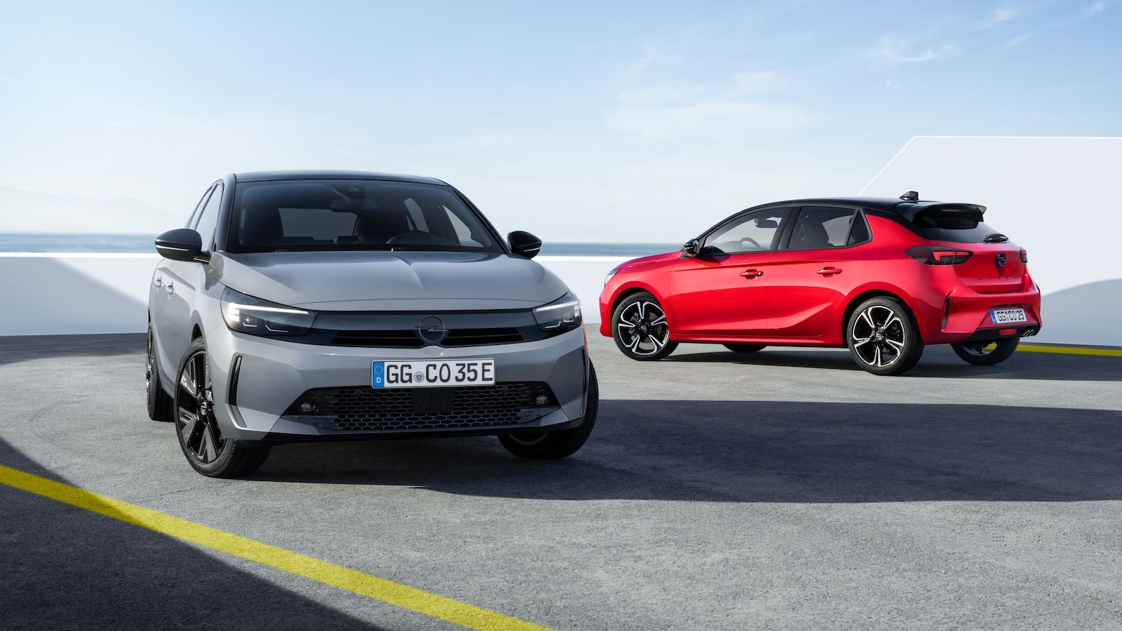 Το Opel Corsa διατίθεται στην ελληνική αγορά με τιμή που ξεκινά από τα 18.600¤ για την μη υβριδική έκδοση των 100 ίππων.
