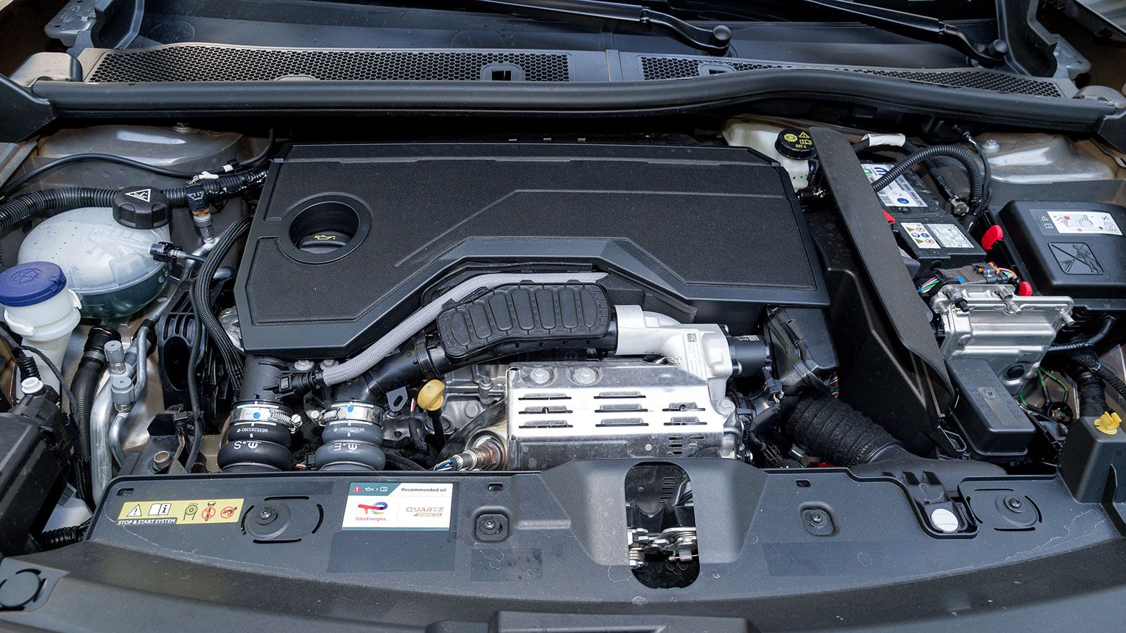 Peugeot 2008: Το B-SUV μοντέλο που άλλαξε την ταυτότητα της Peugeot