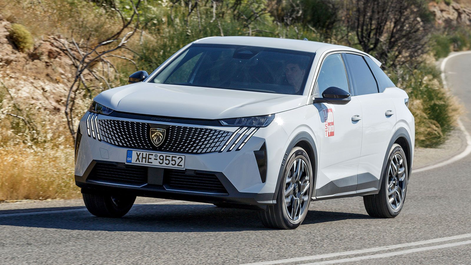 Με το πρόγραμμα Peugeot NOW, επιλεγμένα ετοιμοπαράδοτα Peugeot 3008 διατίθενται με τιμή που ξεκινά από 30.900 ευρώ.