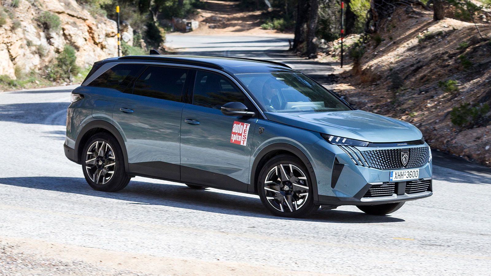 Το Peugeot 5008 Plug-in Hybrid είναι ένα από τα ελάχιστα 7θέσια SUV της αγοράς με επαναφορτιζόμενη υβριδική τεχνολογία.