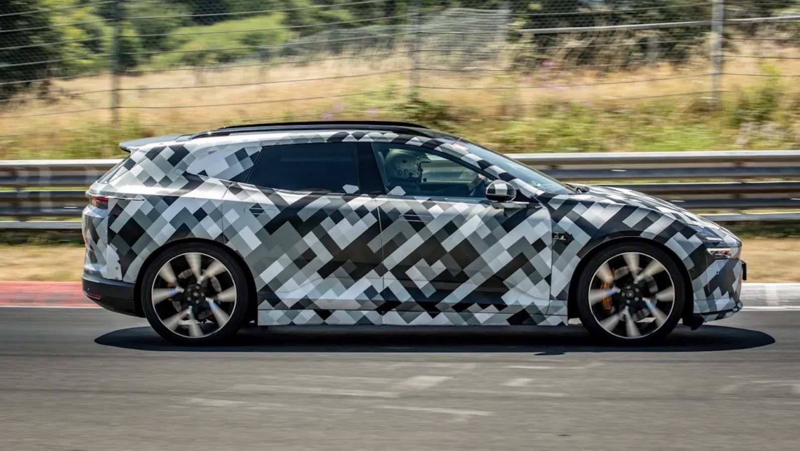 Νέο Polestar 4: Έρχεται στις 2 Σεπτεμβρίου – με σχεδιασμό που διχάζει