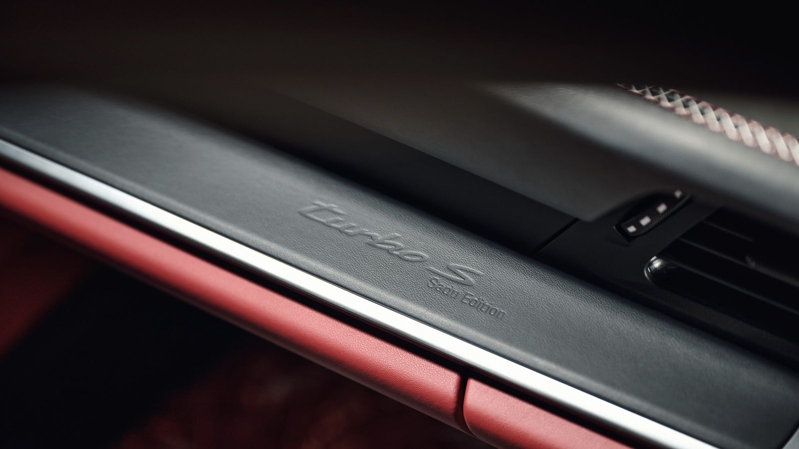 Porsche 911 Turbo S Sadu Edition: Συλλεκτική έκδοση που τιμά την παράδοση του Κουβέιτ